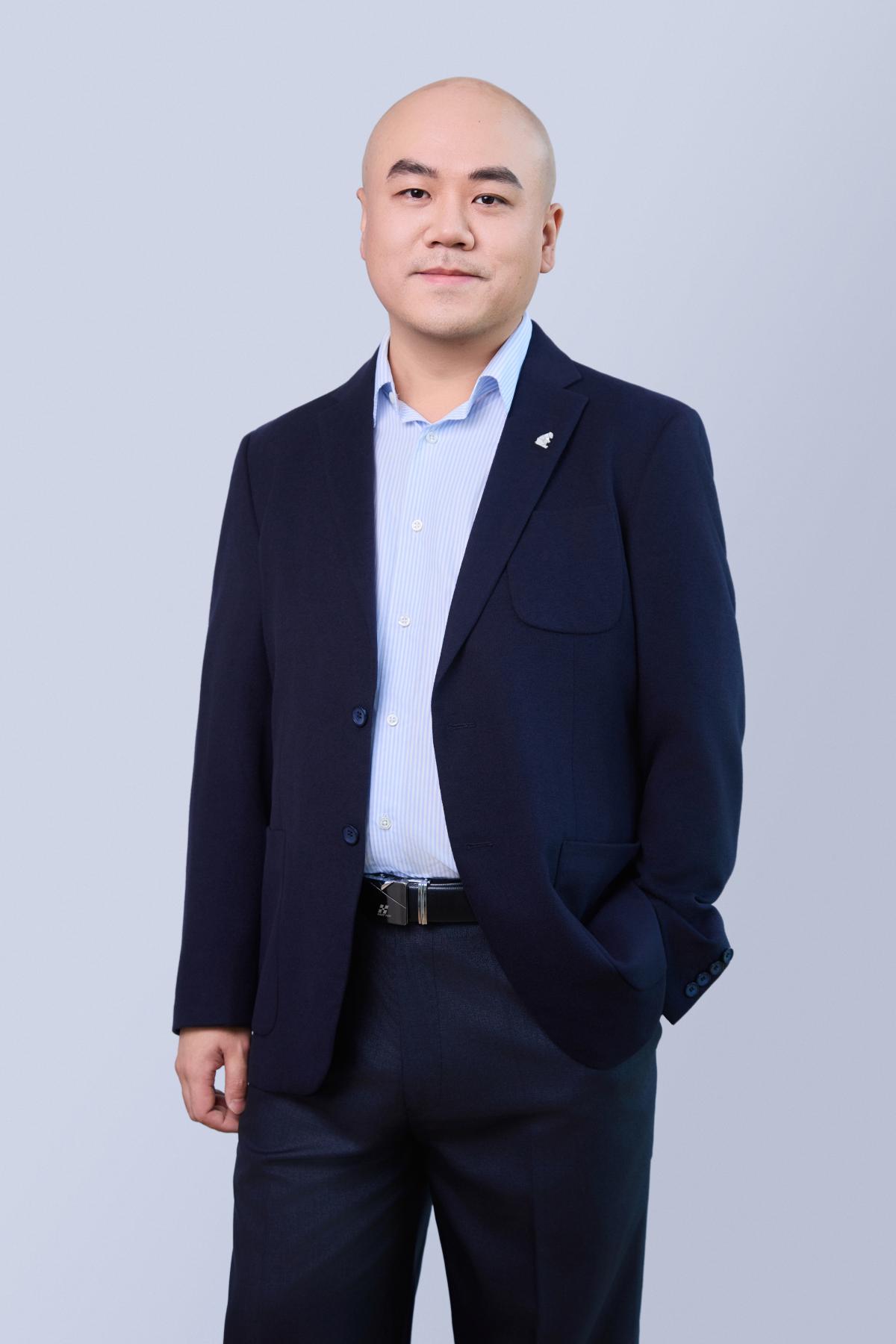 罗朦.jpg