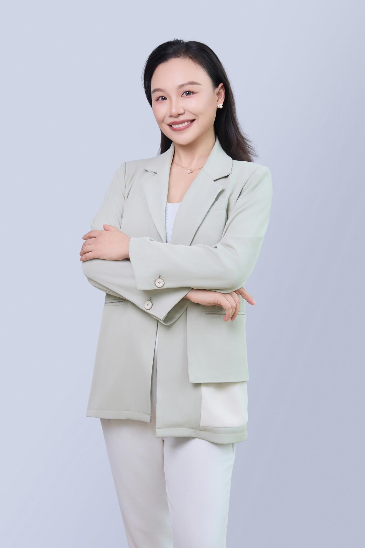 杨希.jpg